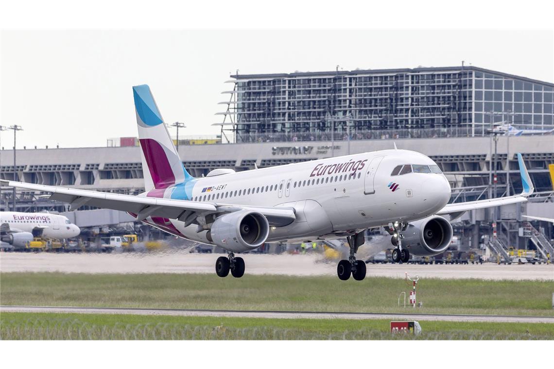 Bei der Kerngesellschaft Lufthansa hatten die Piloten in der vergangenen Woche bereits das zweite Mal die Arbeit niedergelegt.