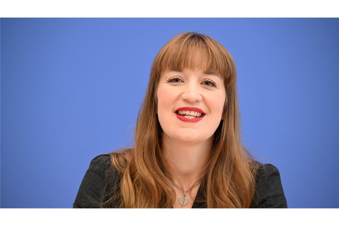 Merz will Regierung bis Ostern - SPD sortiert sich Bei der Linkspartei ist die Stimmung gut. Heidi Reichinnek, Spitzenkandidatin und Co-Vorsitzende der Bundestagsgruppe, hat mit ihren Videos in sozialen Medien im Wahlkampf viele junge Wählerinnen und Wähler angesprochen.