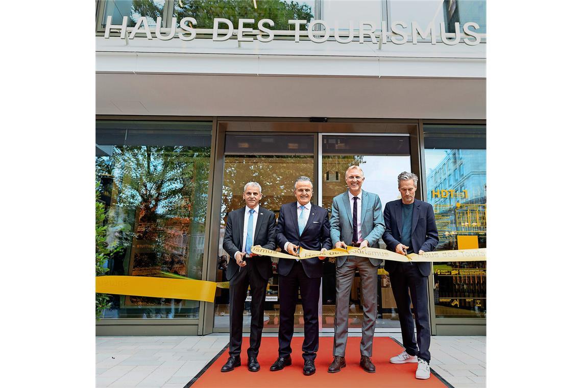 Bei der offiziellen Eröffnung (von links): Staatssekretär Patrick Rapp, OB Frank Nopper, Armin Dellnitz, Geschäftsführer Stuttgart-Marketing GmbH, und Cem Arat, geschäftsführender Gesellschafter asp-Architekten.