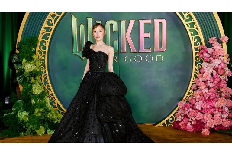 Bei der Premiere in Singapur erlebt Ariana Grande einen Schreckmoment.(Archivbild)