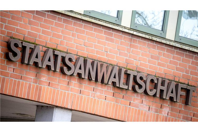 Bei der Staatsanwaltschaft Verden wird wegen möglicher jahrelanger Vergewaltigung einer Frau ermittelt. (Archivbild)