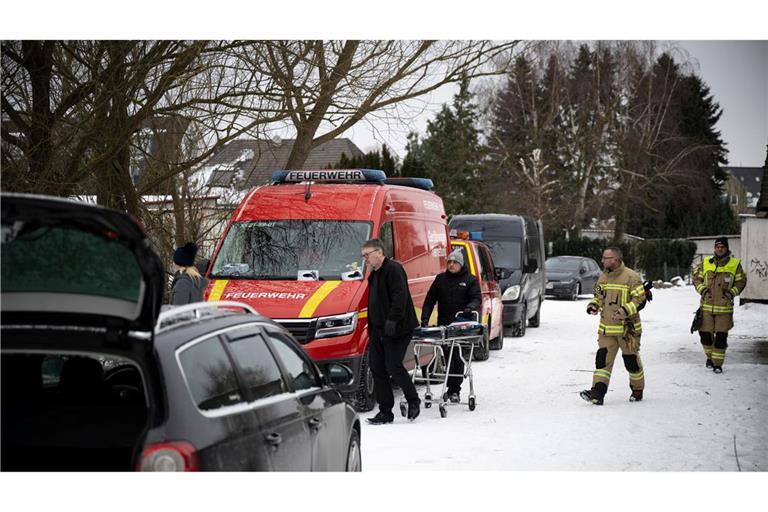 Bei der Suche nach einem Eisbader haben Einsatzkräfte nicht nur einen toten Mann gefunden, sondern auch eine Kamera.