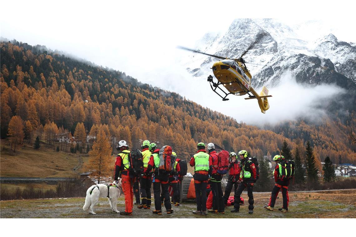 Lawinen-Drama in Südtirol: Fünf Deutsche tot Bei der Suche war die Bergwacht auch mit einem Hubschrauber im Einsatz.
