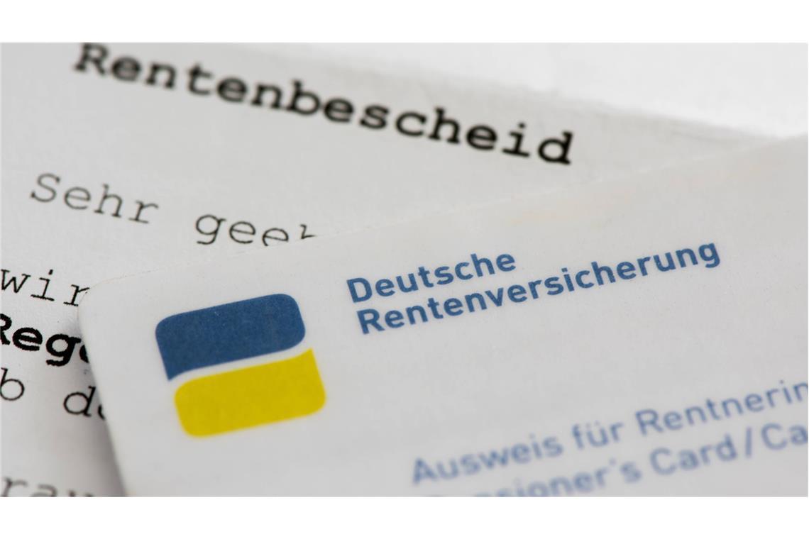 Was wird auf die Witwenrente angerechnet? Bei der Witwenrente wird zwischen altem und neuem Recht unterschieden.