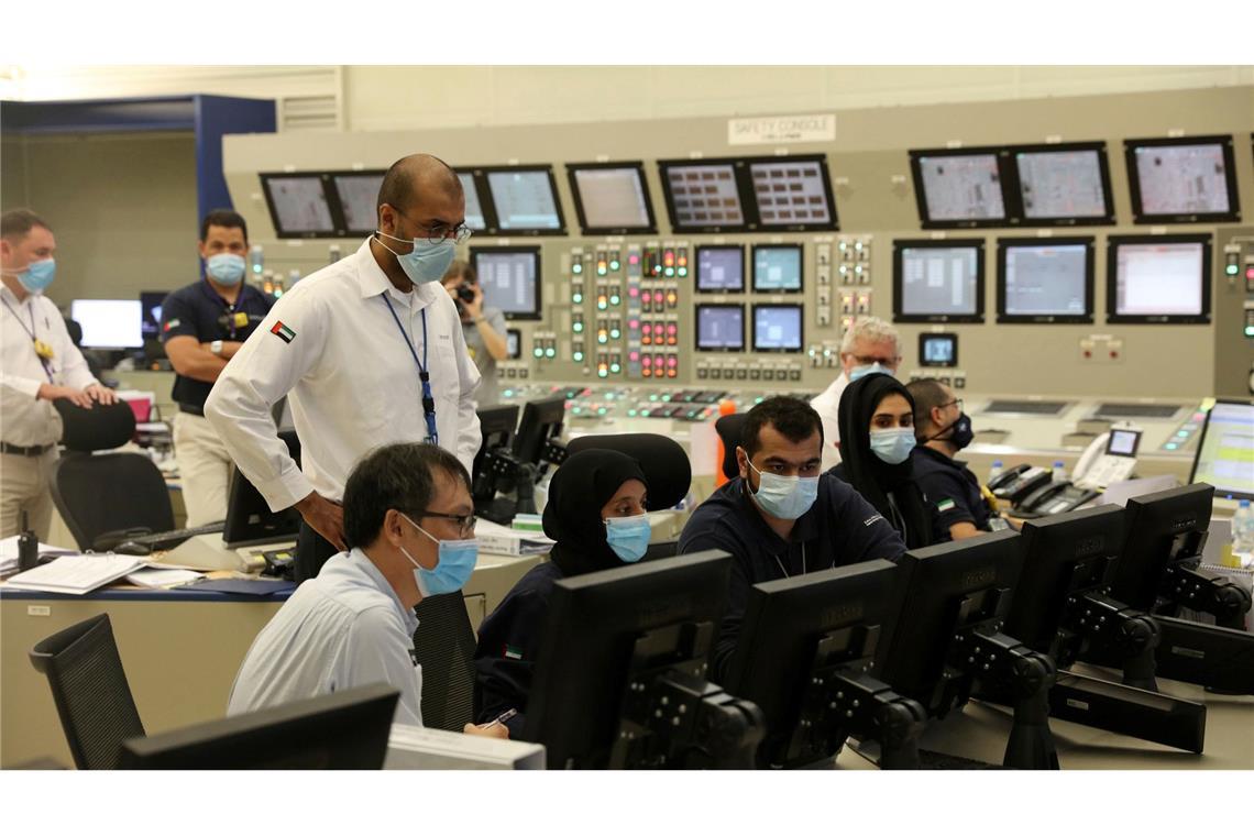 Bei einem Drohnenangriff in den Vereinigten Arabischen Emiraten brach an einem Atomkraftwerk ein Feuer aus.