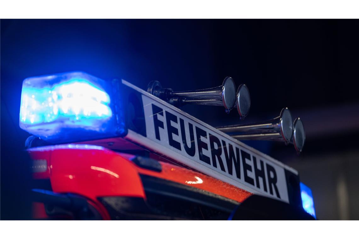 Bei einem Feuer in einem Wohnhaus in Tuttlingen sind mehrere Menschen verletzt worden – darunter zwei Kinder (Archivbild).