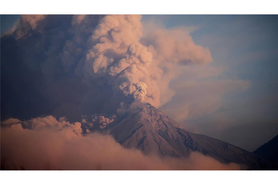 Vulkan in Guatemala stößt kilometerhohe Aschewolke aus Bei einem großen Ausbruch des Feuervulkans im Jahr 2018 kamen mindestens 200 Menschen ums Leben.