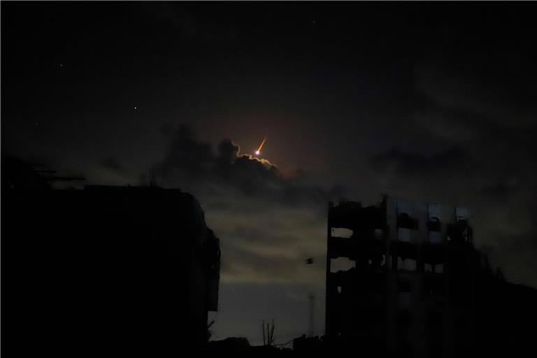 Bei einem iranischen Raketenangriff auf Israel am frühen Abend sind mindestens 20 Menschen verletzt worden.(Archivbild).