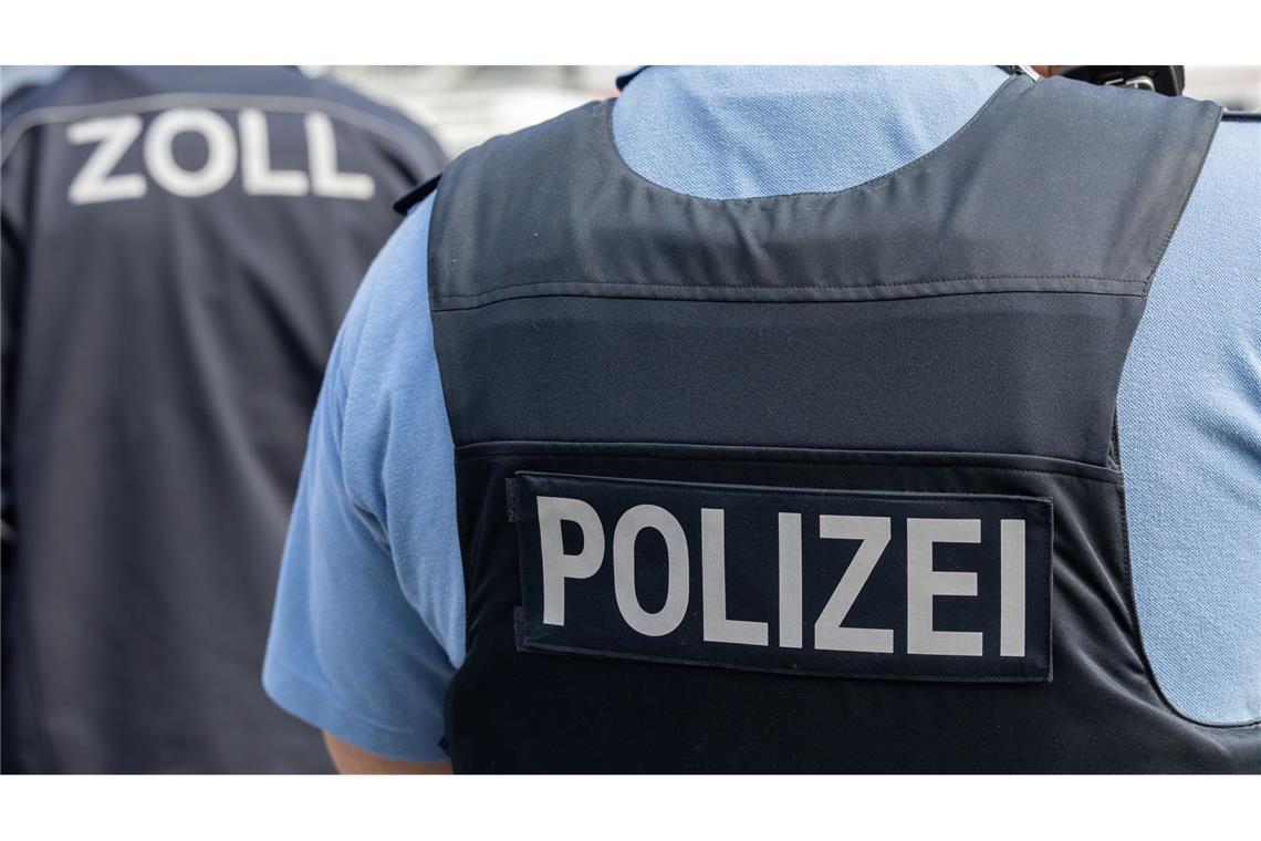 Bei einem Reisenden wurde der Zoll fündig, die Polizei brachte den Mann in Untersuchungshaft. (Symbolfoto)