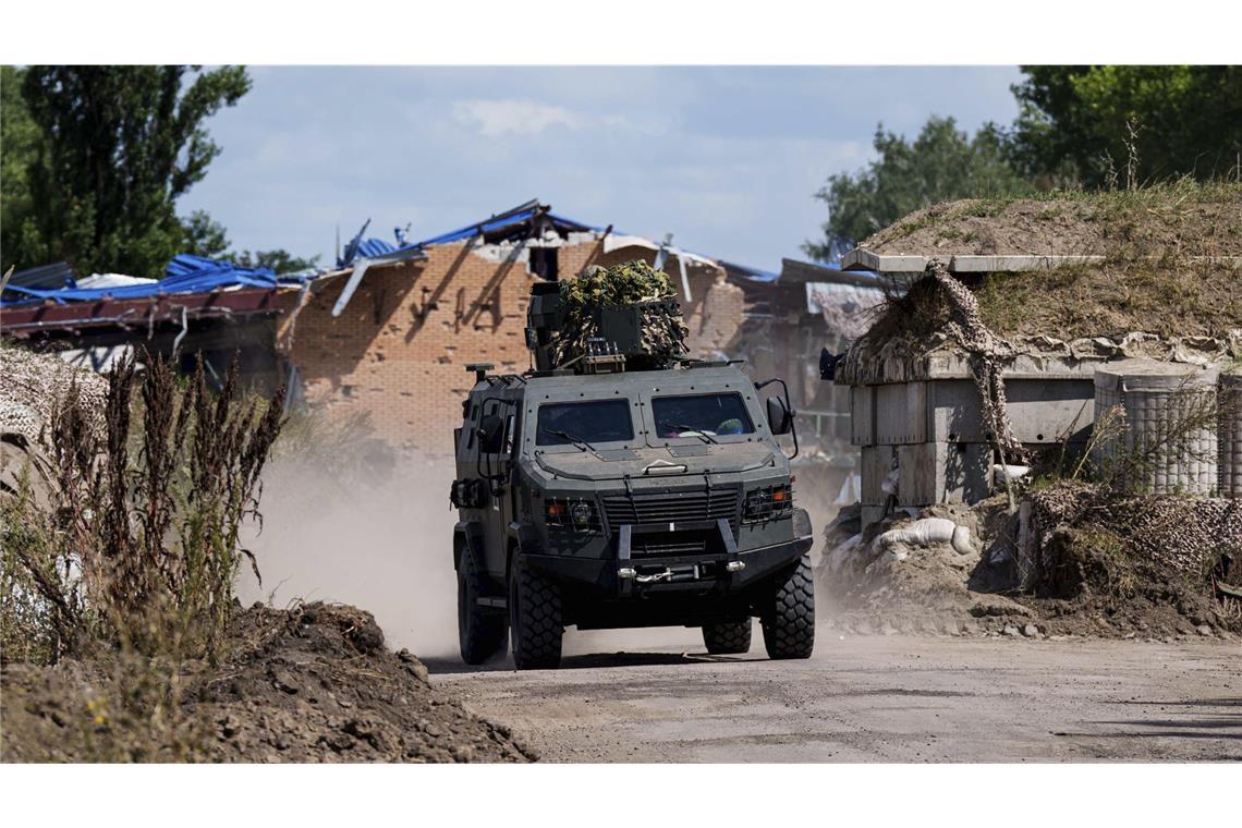 Bericht: Drei Tote bei russischem Drohnenangriff in Sumy Bei einem russischen Drohnenangriff im Gebiet Sumy im Nordosten der Ukraine sind einem Medienbericht zufolge drei Menschen getötet worden. (Archivbild)
