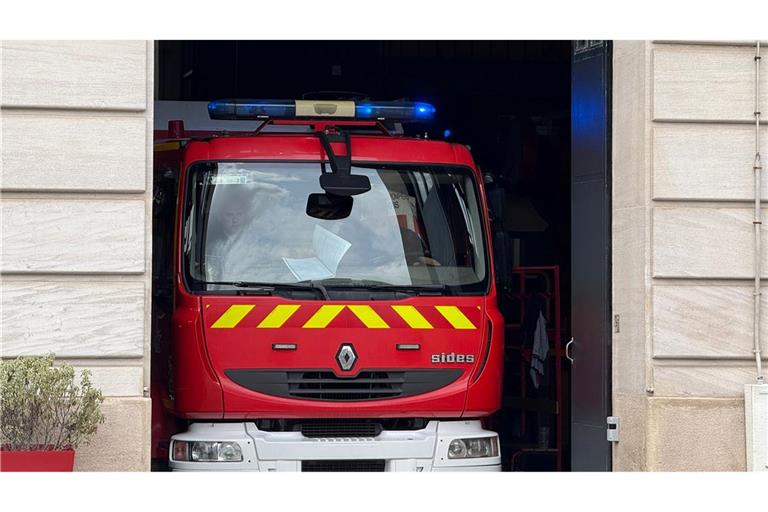 Bei einer Party ist in Paris der Boden einer Wohnung eingebrochen und 20 Menschen sind verletzt worden. (Symbolfoto).