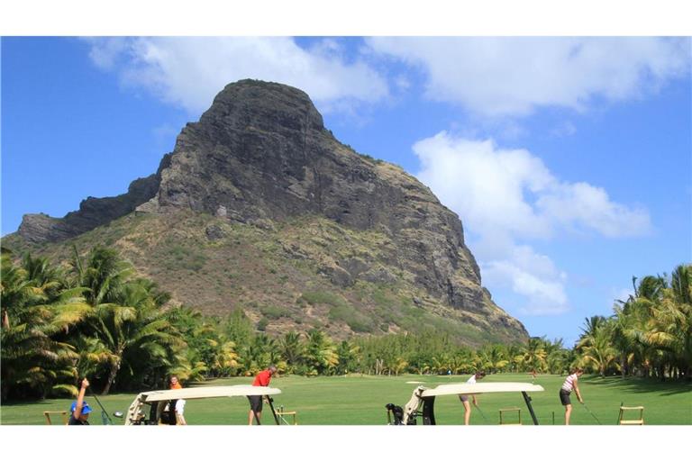 Bei einer Wanderung auf dem Berg Le Morne Brabant auf der Insel Mauritius ist ein 20 Jahre alter deutscher Urlauber tödlich verunglückt.