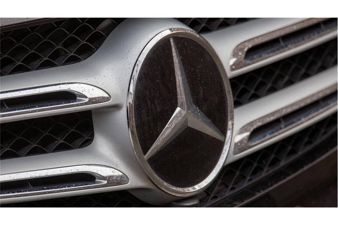 Gesamtgewinn der Dax-Konzerne schrumpft – 32.000 Stellen abgebaut Bei einigen der größten börsennotierten Unternehmen, wie Mercedes Benz, ging der Umsatz zurück (Archivbild).