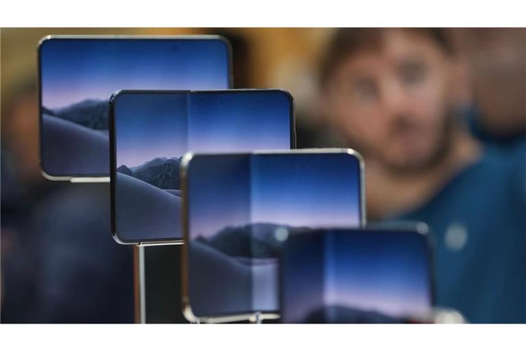 Bei einigen wenigen Nutzern tauchten recht schnell nach dem Kauf Schäden am inneren Display auf. (Archivbild)