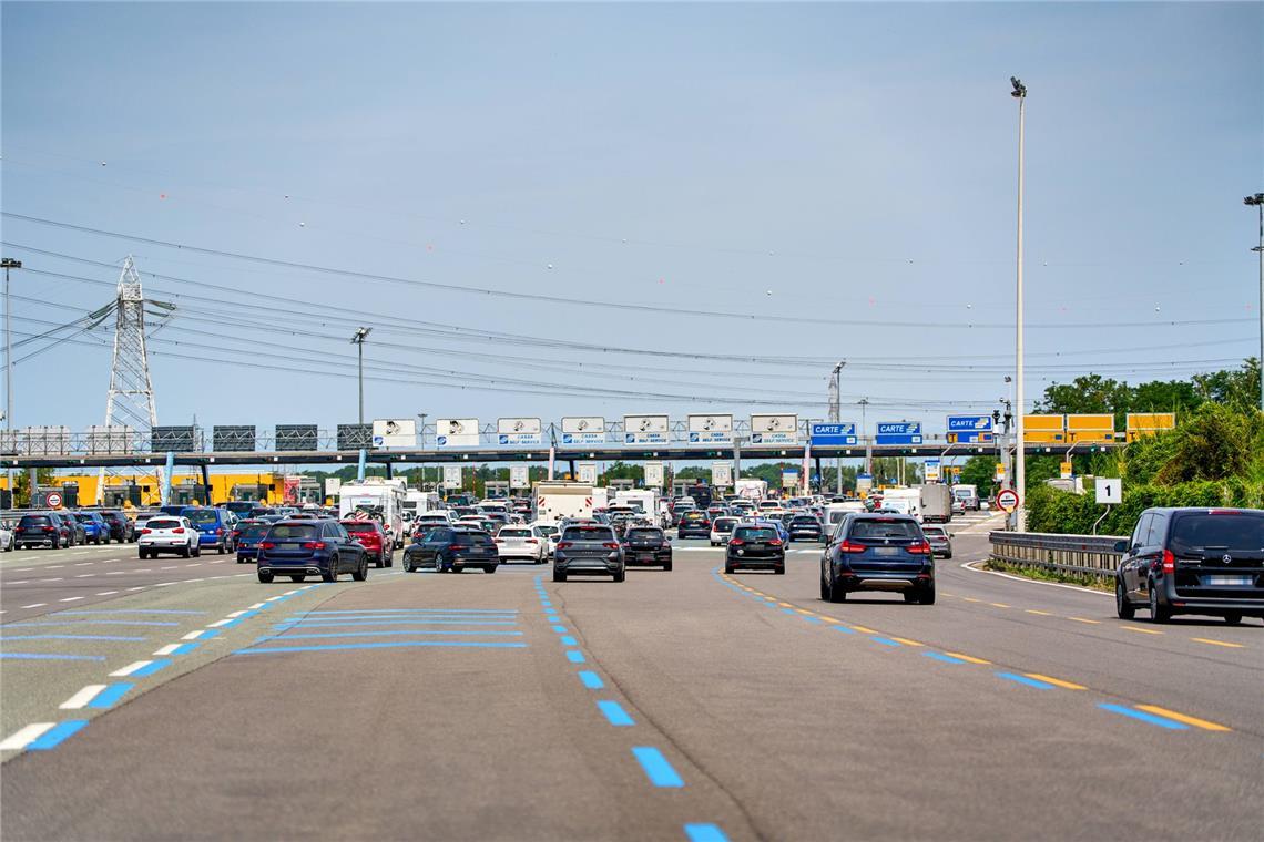 Brutale Hitzewelle: In Italien schmilzt sogar der Asphalt Bei extremen Temperaturen hat sich auf einer italienischen Autobahn die Asphaltdecke verformt, was zu langen Staus geführt hat (Symbolfoto).