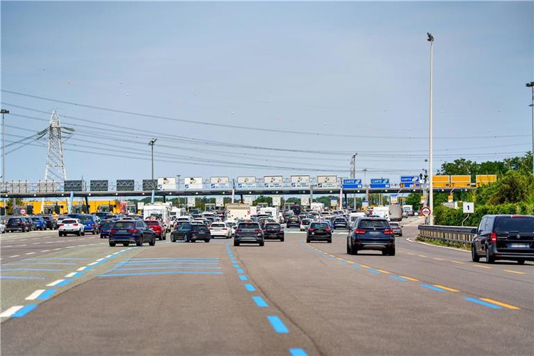 Bei extremen Temperaturen hat sich auf einer italienischen Autobahn die Asphaltdecke verformt, was zu langen Staus geführt hat (Symbolfoto).
