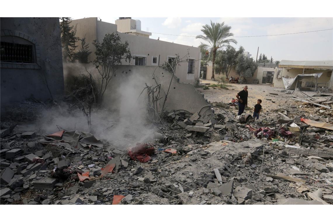 Palästinenser: Viele Tote bei Luftangriffen Israels in Gaza Bei israelischen Luftangriffen im Gazastreifen sind wieder mehrere Menschen getötet worden (Archivfoto).