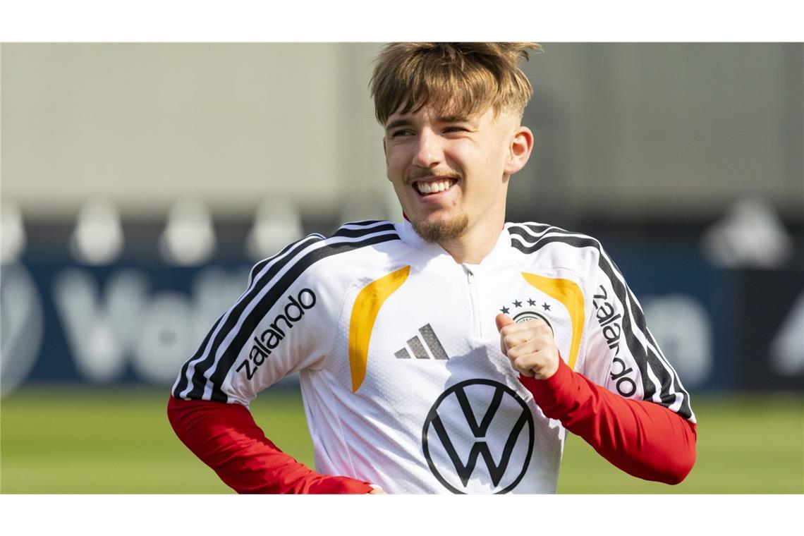 Bei Lennart Karl herrscht gute Laune.