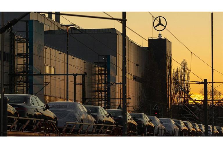 Bei Mercedes-Benz am Standort Sindelfingen arbeiten derzeit etwa 30 500 Beschäftigte.