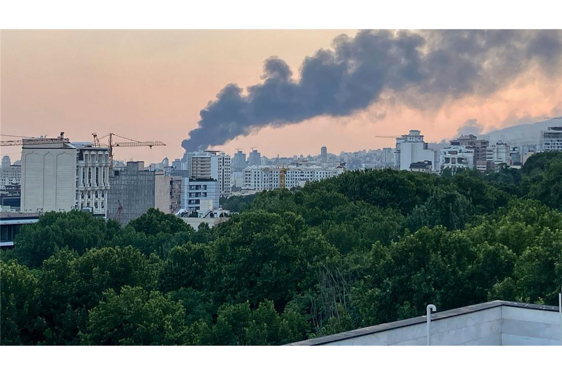 Bei neuerlichen Luftangriffen im Iran hat das israelische Militär eigenen Angaben nach in der Nacht eine Produktionsstätte für Zentrifugen und mehrere Waffenfabriken ins Visier genommen (Archivfoto).