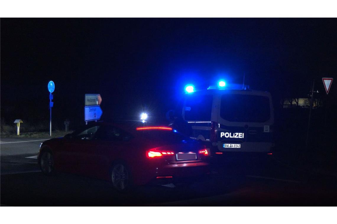 Tatverdächtiger nach tödlichen Schüssen in Firma gefasst Bei Schüssen in einer Maschinenbaufirma in Bad Friedrichshall im Norden Baden-Württembergs sind nach Angaben der Polizei zwei Männer getötet worden.