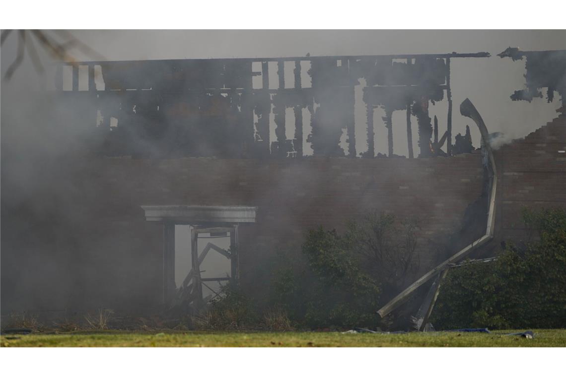 Angreifer hinterlässt Tod und Zerstörung in US-Kirche Bei Schüssen und dem Feuer sind Menschen gestorben.