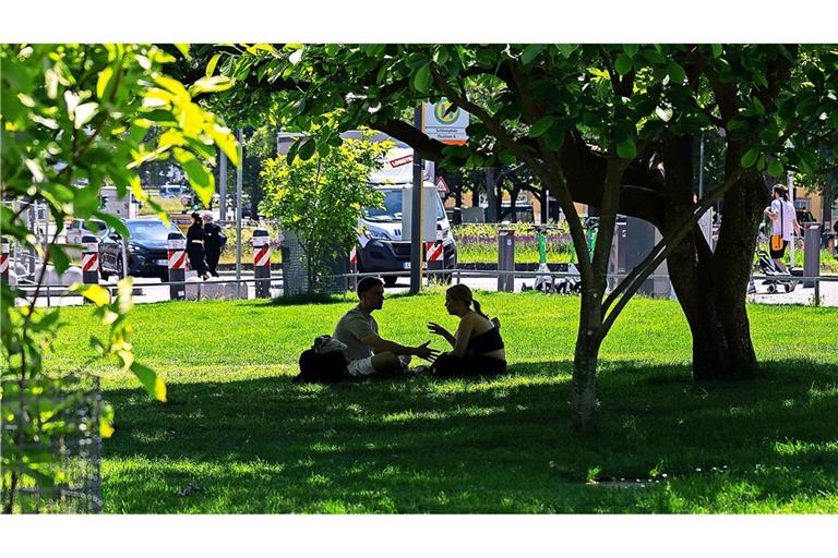 Bei Temperaturen weit über 30 Grad gibt es auch in den kommenden Tagen kaum Abkühlung.