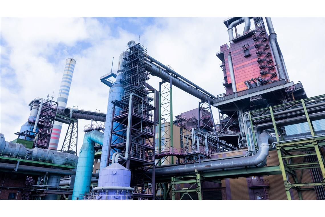 Drei deutsche Hersteller setzen Umbau zu Grünstahl fort Bei Thyssenkrupp Steel in Duisburg soll eine neue Direktreduktionsanlage die Hochöfen 8 und 9 ersetzen. Die neue Anlage ist bereits in Bau. (Archivbild)