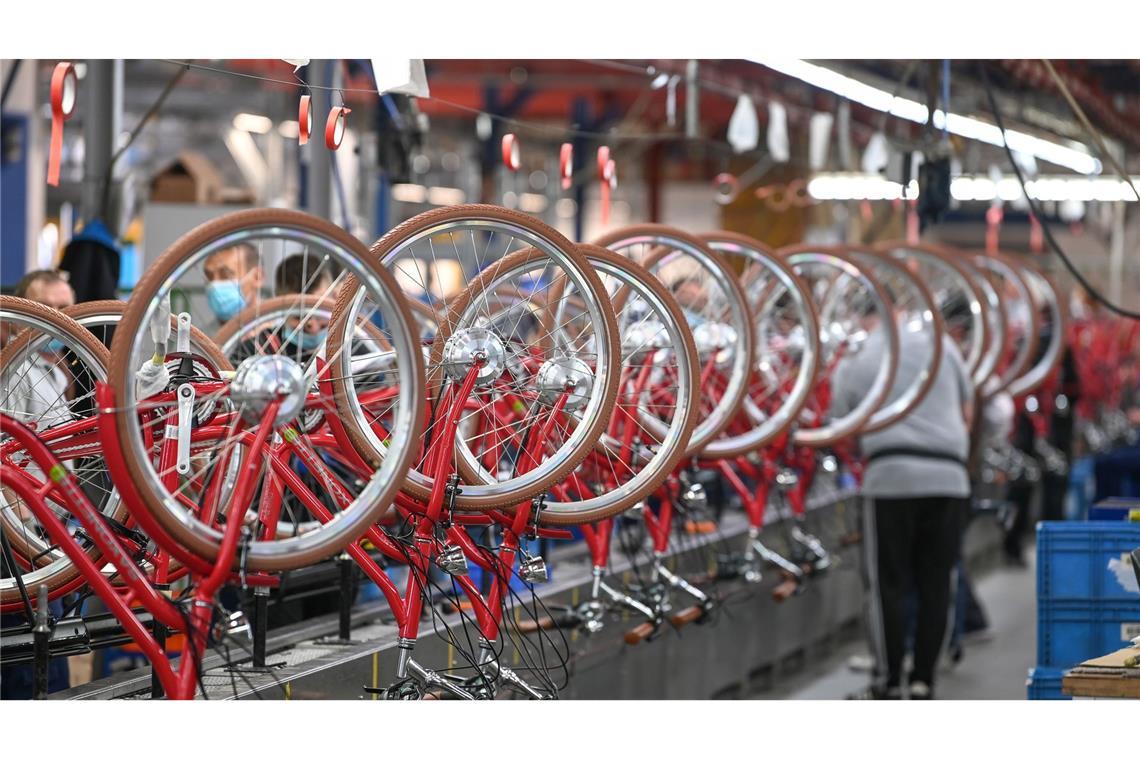 Umsatz der Fahrradbranche sinkt - und Kunden profitieren Bei vielen Händlern sind die Lager voll - die Folge sind sinkende Preise. (Archivbild)
