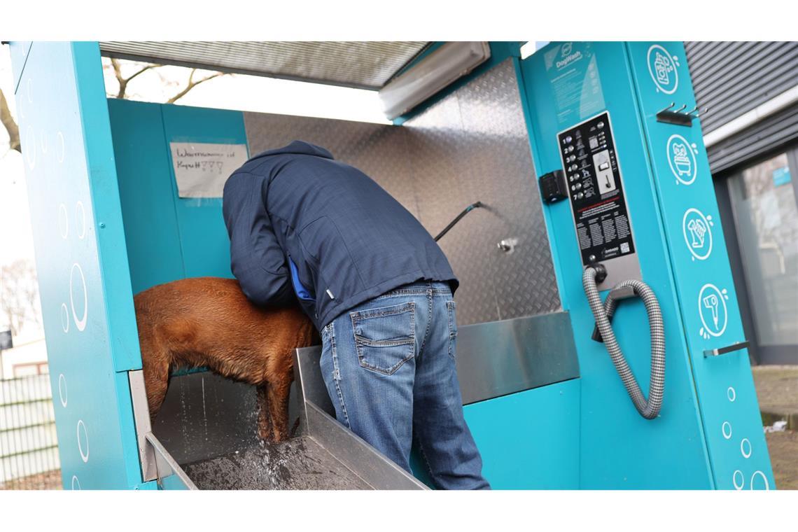 Konkurrenz für Fressnapf: 75 neue ZooRoyal-Märkte geplant Bei ZooRoyal gibt es unter anderem Hundewaschstationen.
