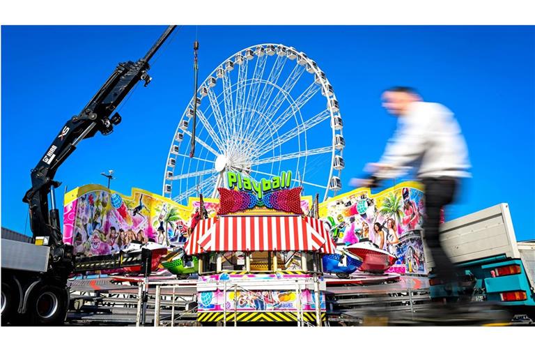Beim Abbau eines Riesenrads auf dem Volksfest in Bremen ist ein 49-jähriger Mann in den Tod gestürzt. (Symbolbild)