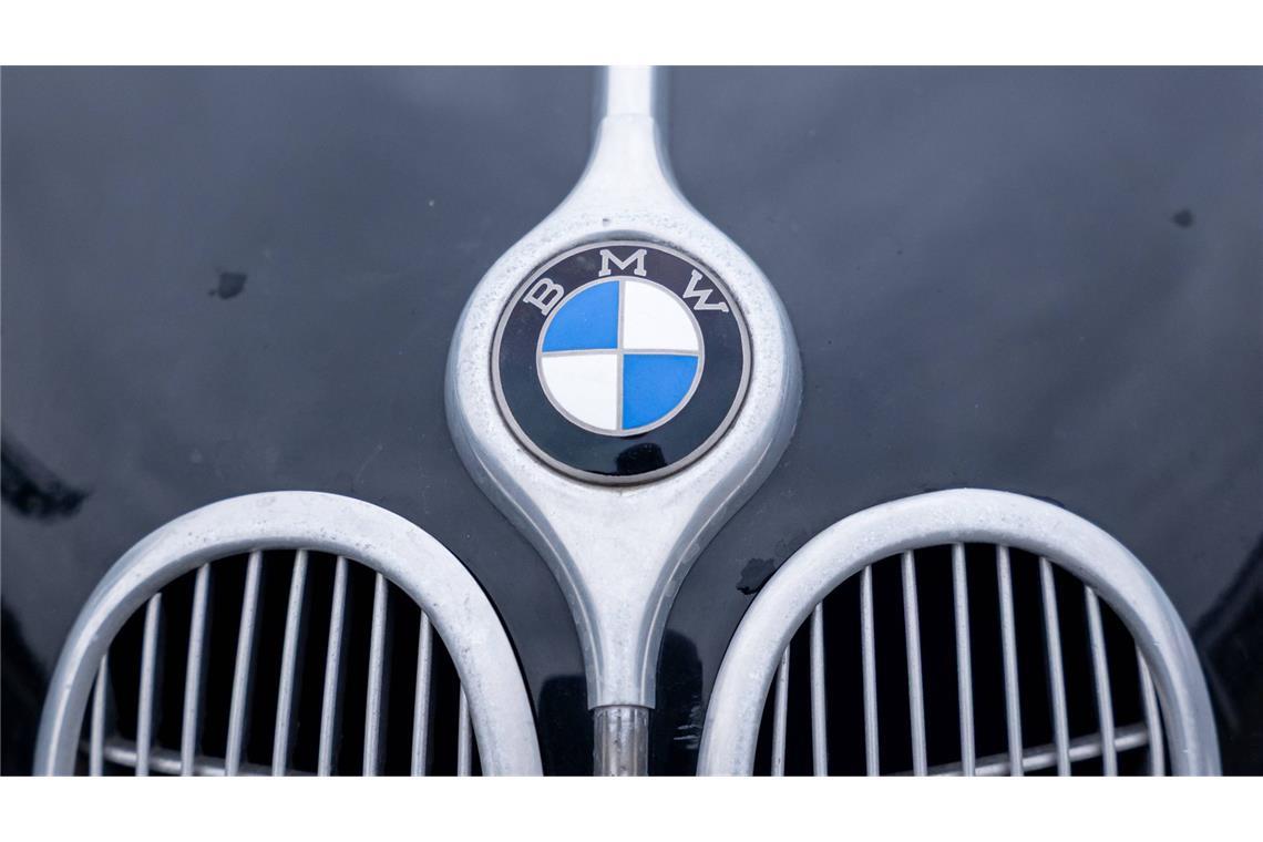 Gewinneinbruch bei BMW um 37 Prozent Beim Autohersteller BMW ist der Gewinn 2024 um 37 Prozent gesunken. (Symbolbild)