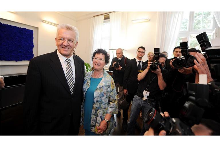 Beim ersten Besuch hängt die „Blaue Poesie“ noch gut sichtbar über dem Schreibtisch. Dann musste sie weg.