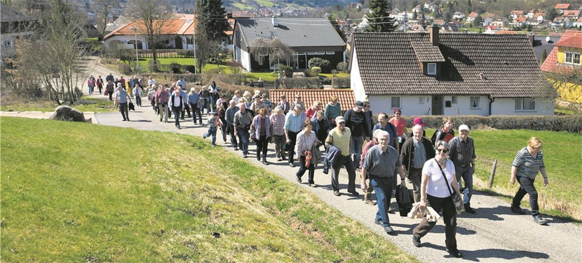Beim Eugen-Nägele-Gedächtnisspaziergang in Murrhardt vor sechs Jahren machten sich Mitglieder und Gäste gemeinsam auf den Weg. Foto: J. Fiedler