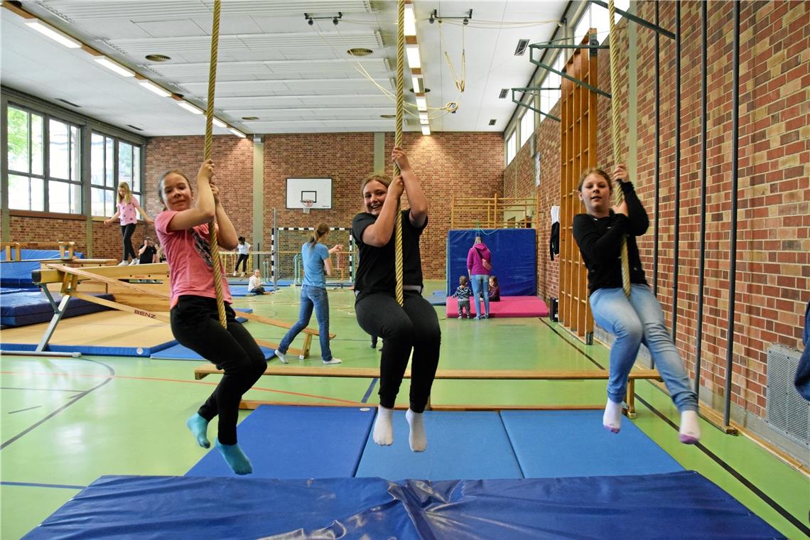 Spielerisches Sportarten-Schnuppern beim TV Murrhardt Beim Familien-Sporttag bewiesen der TV Murrhardt und seine Mitglieder, wie viel Schwung im Verein auch noch im Jahr seine 175. Bestehens in ihm steckt. Foto: Elisabeth Klaper