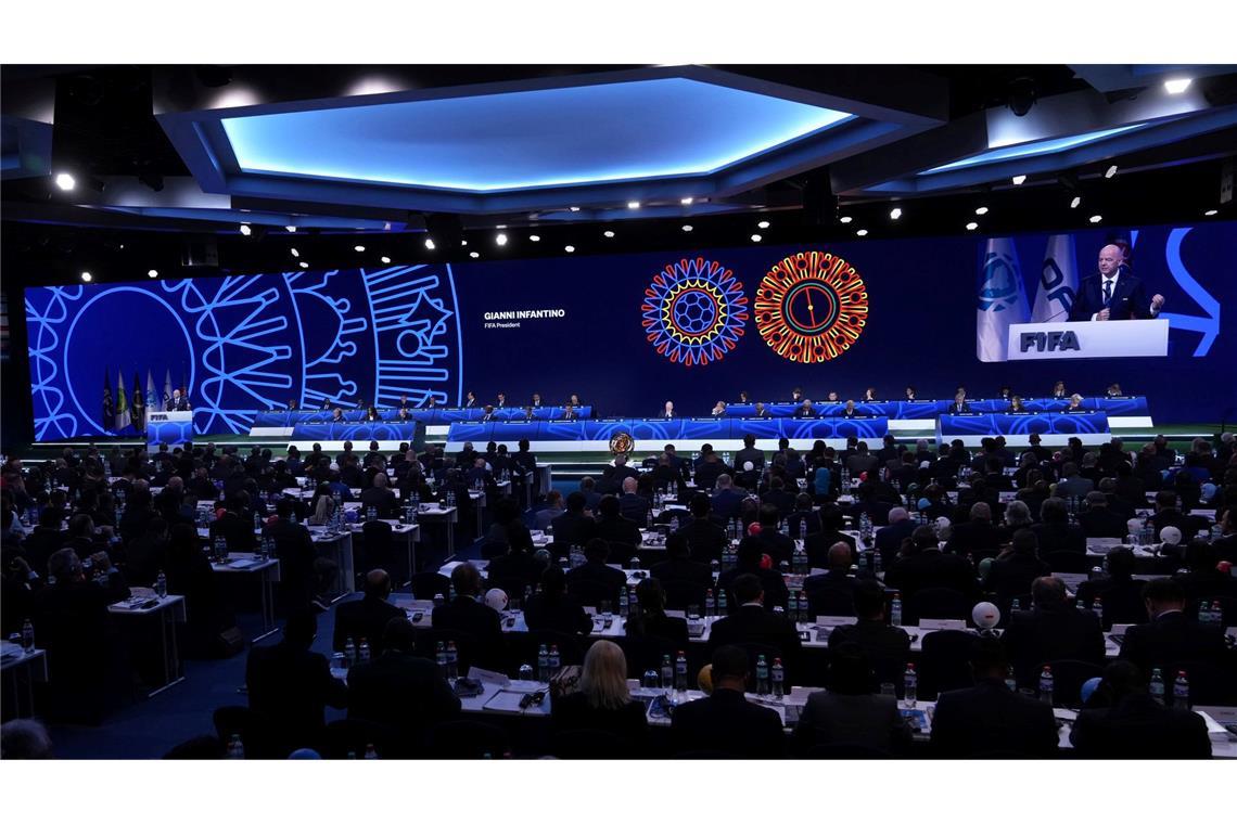 Eklat bei FIFA-Kongress: Europa-Delegierte nicht auf Podium Beim FIFA-Kongress sorgt das Verhalten von FIFA-Chef Infantino für Kritik.