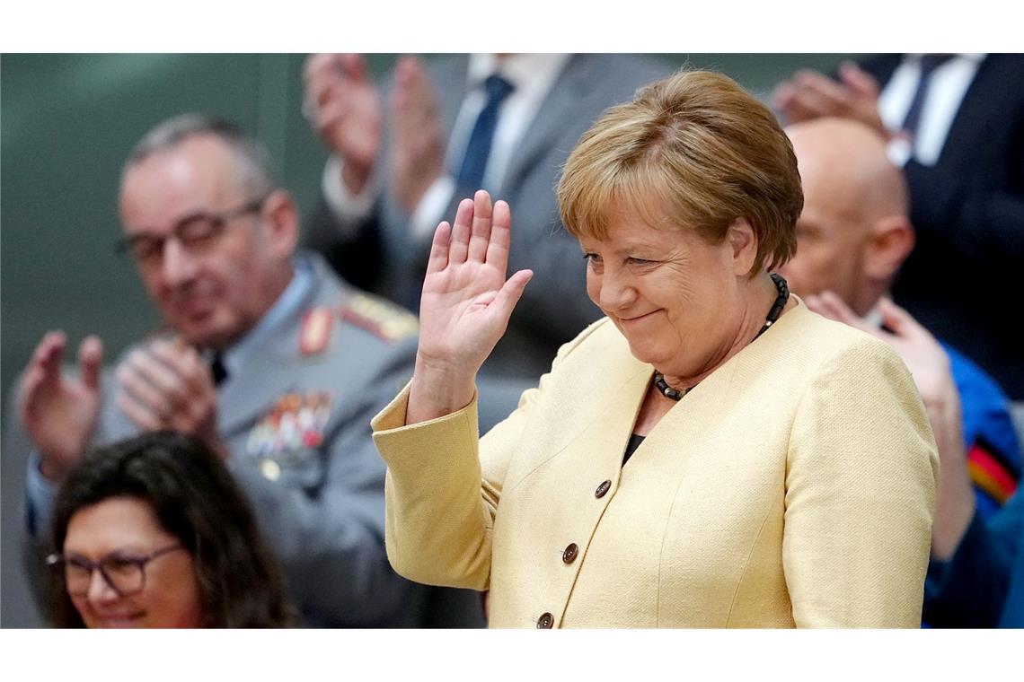 Merkel gratuliert Merz: Wünsche Kraft, Fortune und Freude Beim gescheiterten ersten Kanzler-Wahlgang von Friedrich Merz saß Angela Merkel auf der Ehrentribüne. Beim zweiten Anlauf fehlte die Altkanzlerin. Die Gratulation kam später auf einem anderen Weg.