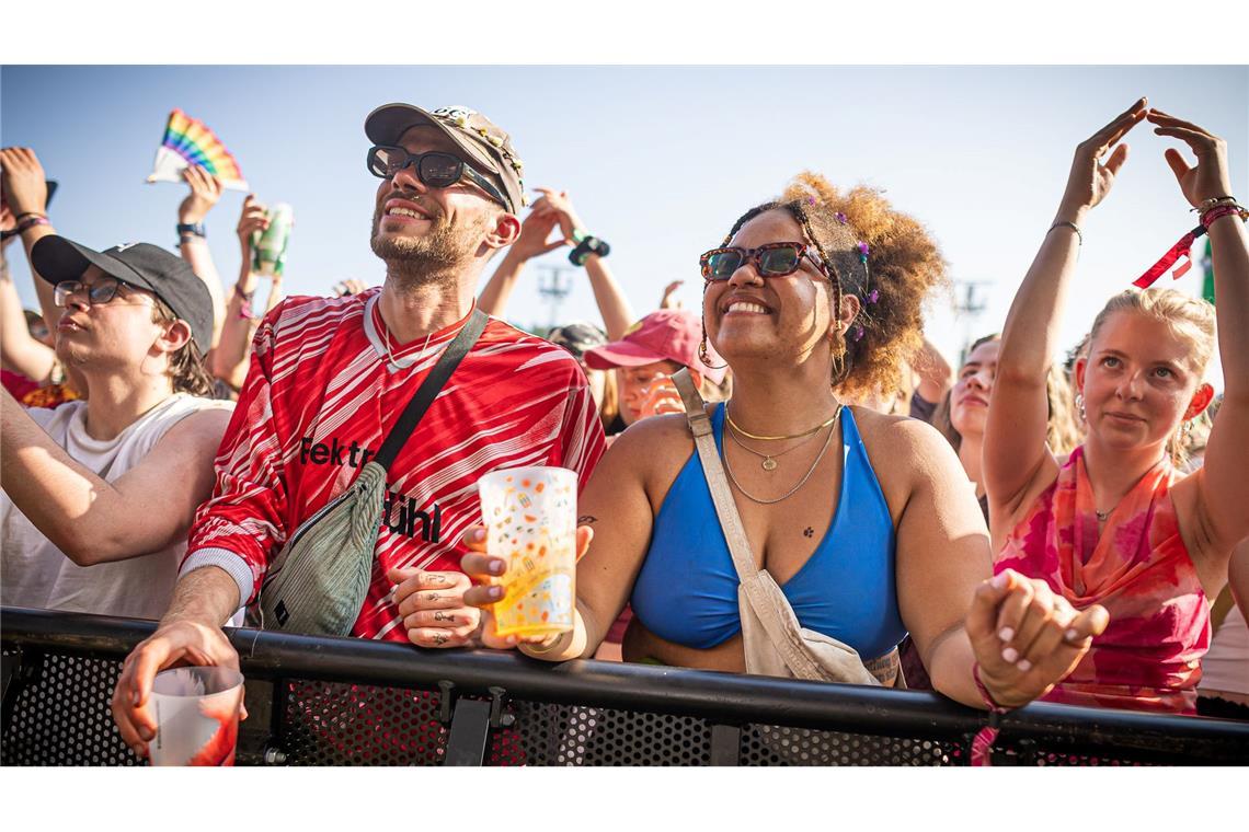 Heißer Sonntag erwartet - Waldbrandgefahr steigt Beim Hurricane Festival feiern Tausende Fans.