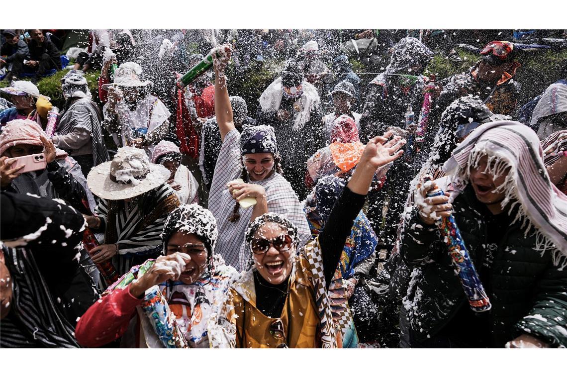 Beim Karneval der Schwarzen und Weißen wird die Überwindung ethnischer Unterschiede gefeiert.