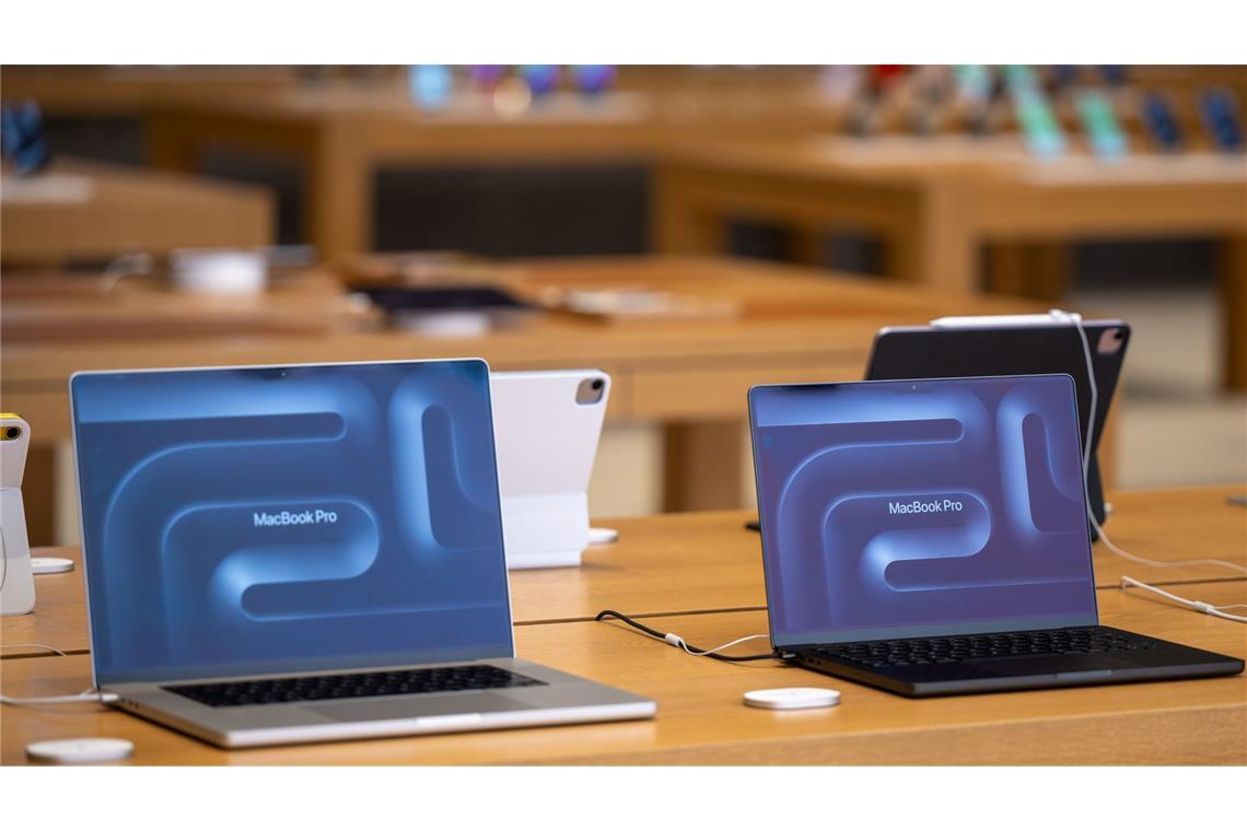 Beim MacBook Pro - das auch mehr Speicher hat - fallen die Preissteigerungen deutlich aus. (Archivbild)