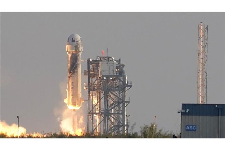 Beim nächsten All-Ausflug des Bezos-Unternehmens Blue Origin sind auch zwei Deutsche mit im Weltraum. (Archivbild)