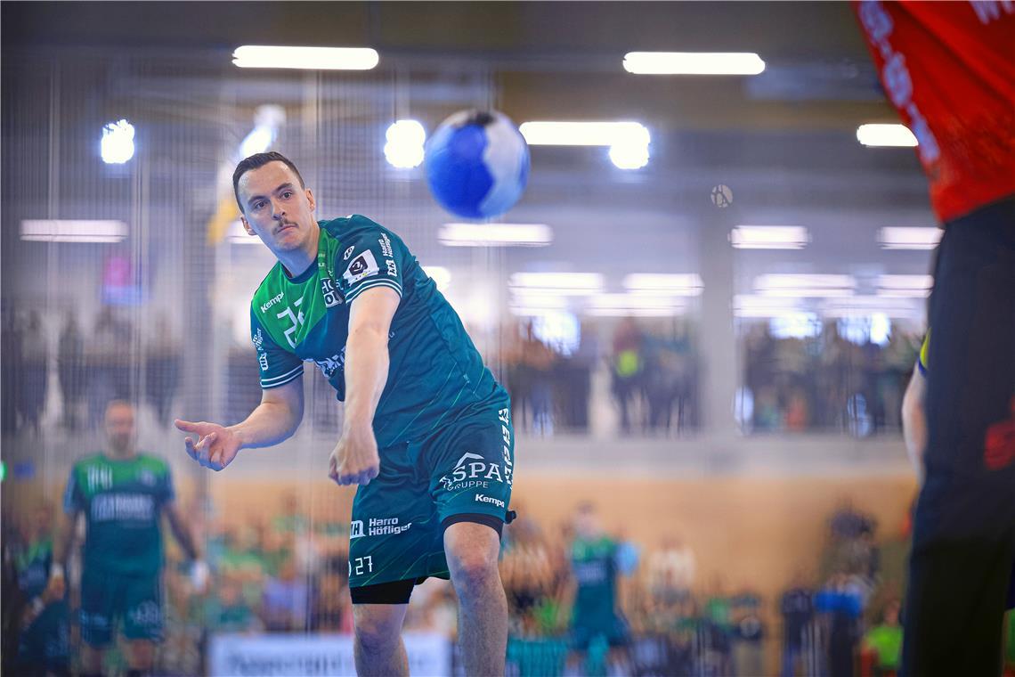 HC Oppenweiler/Backnang: Mit einem Kantersieg ins Aufstiegsfinale Beim souveränen Heimsieg und Weiterkommen ins Finale einmal mehr ein sicherer Siebenmeterschütze: Axel Goller. Foto: Alexander Becher