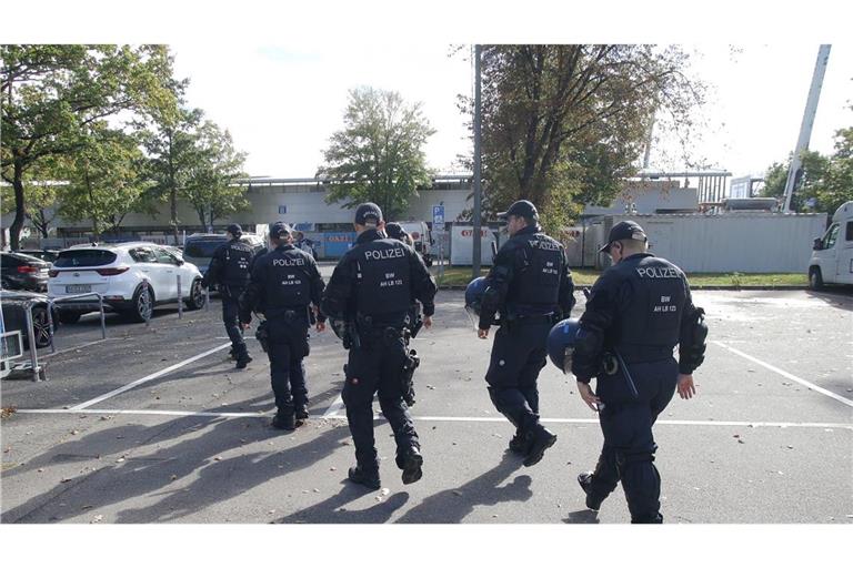 Beim Spiel der Kickers kam es zu einem Polizeieinsatz (Symbolbild).