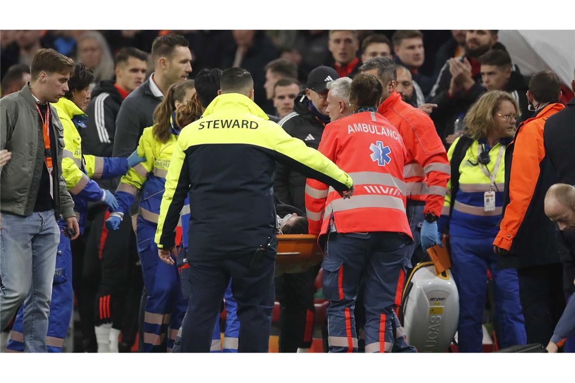 Ex-Profi Szalai nach Zusammenbruch: "Mir geht es gut" Beim Spiel in Amsterdam ist es zu einem medizinischen Notfall gekommen.
