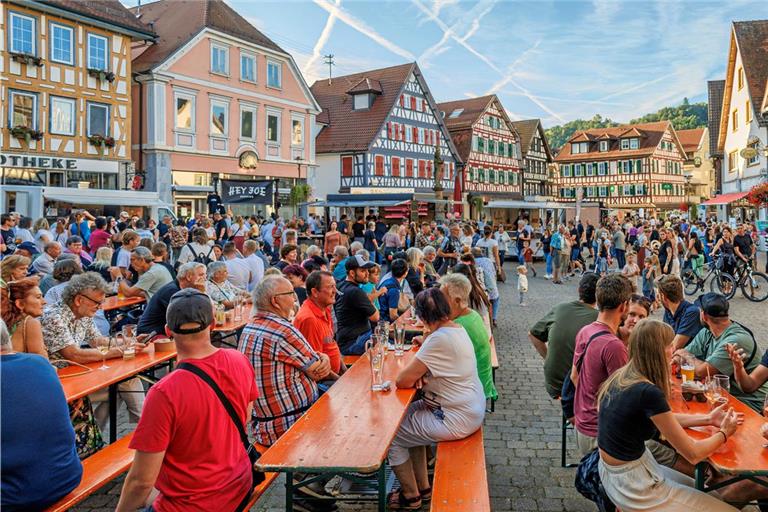 Beim Streetfood-Event ist in der Murrhardter Innenstadt einiges geboten. Archivfoto: Stefan Bossow