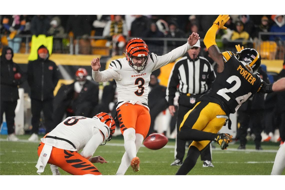 Bengals halten Playoff-Hoffnung in NFL am Leben Bengals-Kicker Cade York verwandelte vier Field Goals.