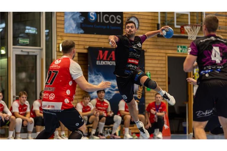 Benjamin Hahnloser steigt hoch und trifft im Oberliga-Derby neun Mal für die SG Hegensberg/Liebersbronn.