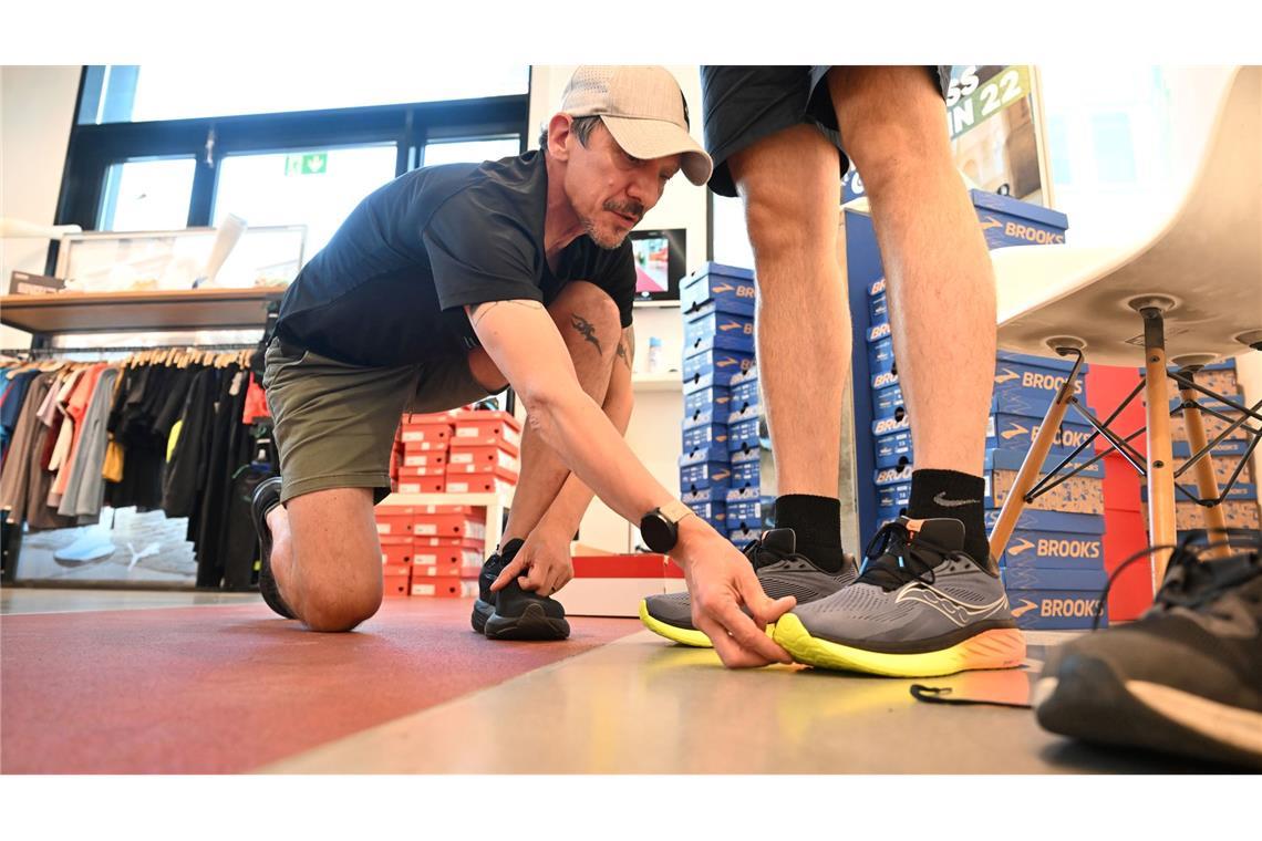 Umfrage: Jeder Dritte hat schon Beratung im Handel "geklaut" Beratung im Handel - aber später online kaufen? (Symbolbild)