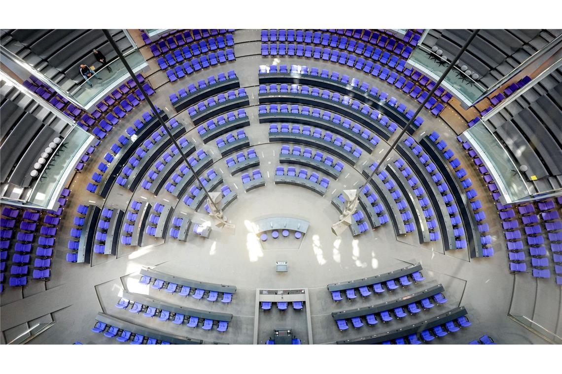 Bilder des Tages Bereit für die Neuen: Plenarsaal des Bundestages