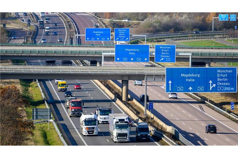 Bericht sieht zu wenig Fortschritte bei der Energiewende im Verkehr (Archivbild).